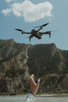 2.4G 5W Exterior Super Drone Reforzador de señal 2.5dB Ruido y 1 μS Tiempo de retraso del interruptor