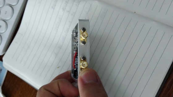 Amplificador de señal bidireccional de doble vía con doble frecuencia